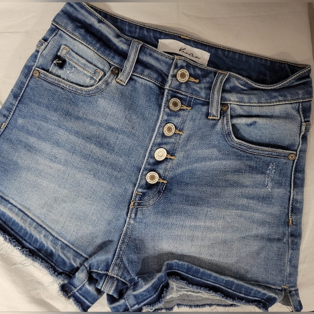 KanCanAlessandra High Rise Released Hem Shorts NWOT